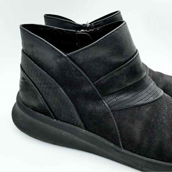 Clarks Cloudsteppers Sillian 2.0 Comfort Bootie In Rise Black Synthetic Size 7.5 - Picture 3 of 12